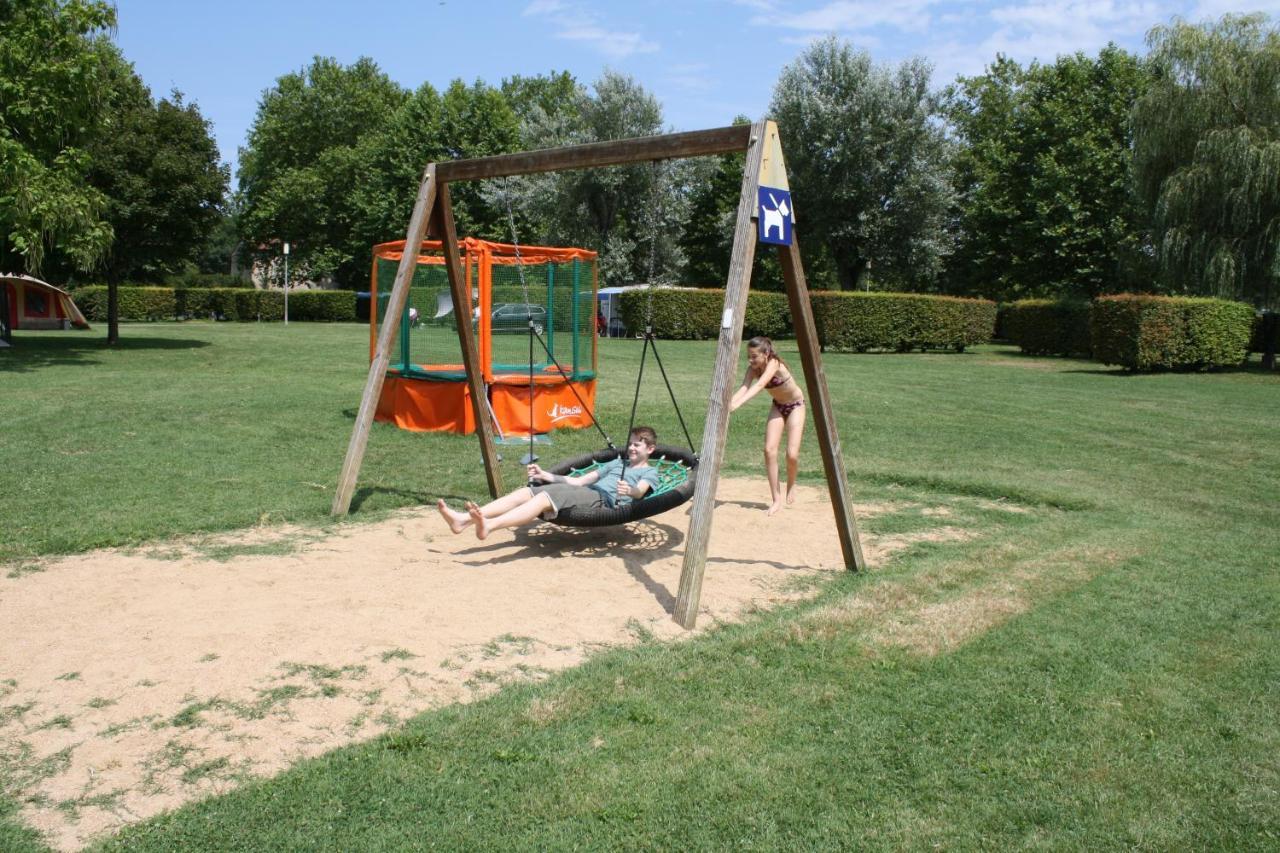 Camping Aux Rives Du Soleil Pont-de-Vaux Eksteriør bilde